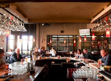 tennessee/nashville/restaurant/darfons-restaurant-bar