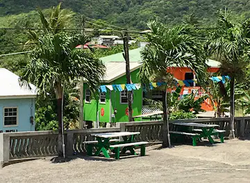 Plante's Place: Restaurant & Bar
