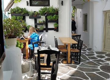 greece/mykonos/restaurant/pepper-souvlaki-more