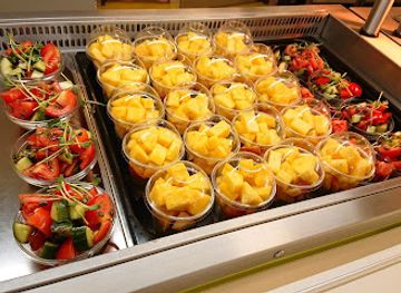 czechia/vysocina/restaurant/c-h-food