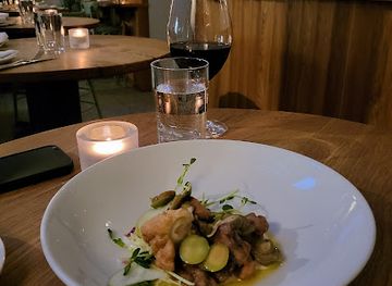 canada/central-canada/restaurant/restaurant-20-victoria