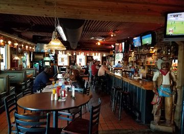iowa/cedar-rapids/restaurant/tornado-s-grub-pub