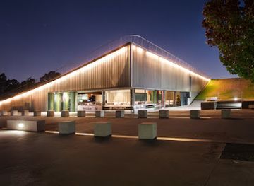 australia/mid-west/restaurant/water-s-edge-fine-dining-restaurant