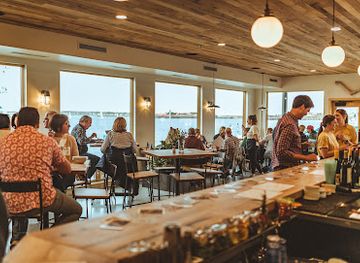 maine/portland/restaurant/luke-s-lobster-portland-pier