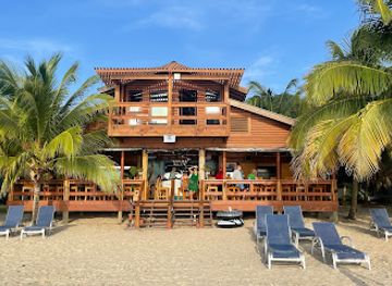 honduras/bay-islands/restaurant/the-boat-bar