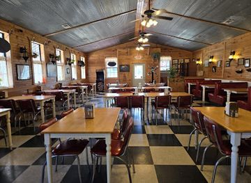 oklahoma/lake-and-trail-country/restaurant/backwoods-bites