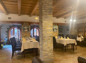 hungary/kecskemet/restaurant/sasfeszek-etterem