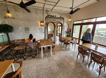 united-arab-emirates/eastern-region-al-sharqiyah/restaurant/mama-esh-sharjah-beach-house