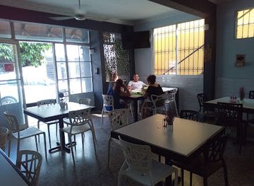 dominican-republic/santo-domingo/mirador-sur/restaurant/la-tipica-dominicana