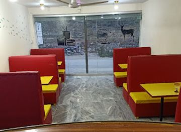 pakistan/chitral/restaurant/conflux-fast-food