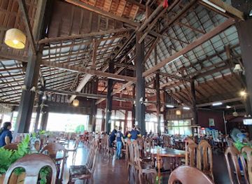 cambodia/kampong-thom/restaurant/