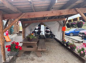 wyoming/wind-river-range/restaurant/the-burger-barn