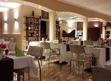 hungary/central-transdanubia/restaurant/kiskulacs-vendeglo