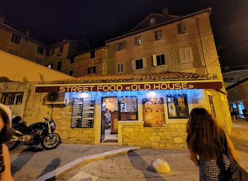 croatia/split/restaurant/old-house-street-food