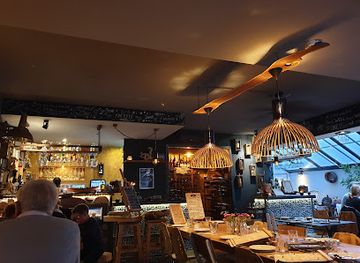 portugal/cascais/restaurant/bubbles-and-bites