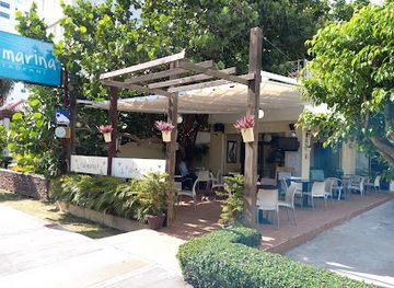 dominican-republic/sierra-de-bahoruco/restaurant/sal-marina-restaurant