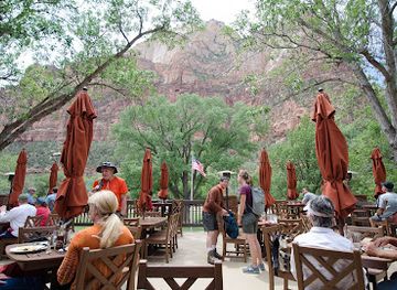 utah/mt-carmel/restaurant/castle-dome-cafe