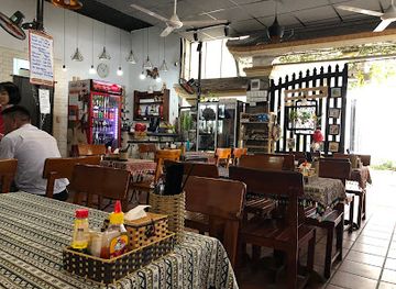 vietnam/hue/phu-thanh/restaurant/nina-s-cafe-vietnamese-restaurant