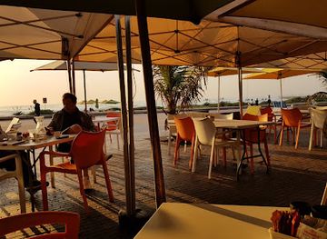 south-africa/durban/restaurant/circus-circus-beach-cafe