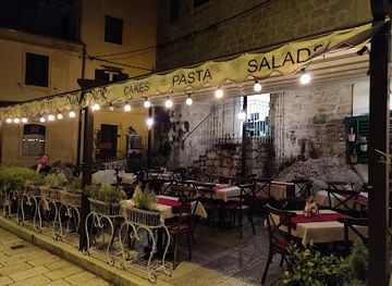 croatia/split/varos/restaurant/dujkin-dvor