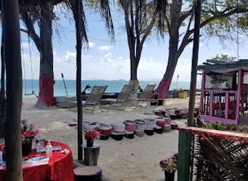 saint-vincent-and-the-grenadines/canouan/restaurant/maxwell-s-bar