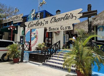 mexico/cozumel/restaurant/carlos-charlies