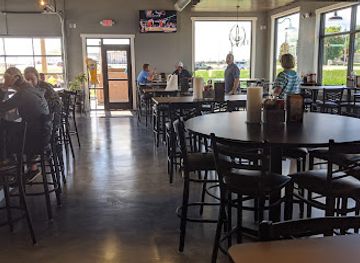 south-dakota/northeast-south-dakota/restaurant/squealer-s-smoke-shack-bar-grill
