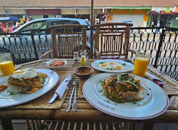 madagascar/antsirabe/restaurant/pousse-pousse-snack-bar