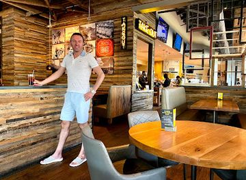 nevada/red-rock-canyon-national-conservation-area/restaurant/california-pizza-kitchen-at-summerlin