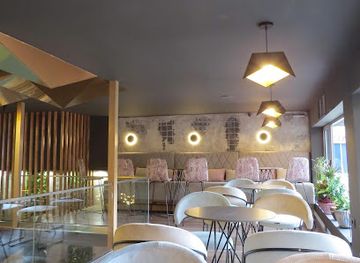 albania/lezhe/restaurant/triangolo