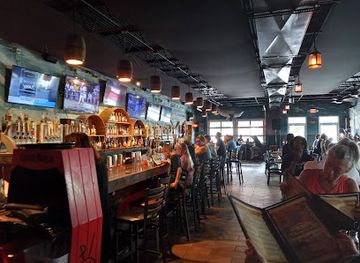 north-carolina/new-bern/restaurant/pirates-cove-triple-play-seafood-and-oyster-bar