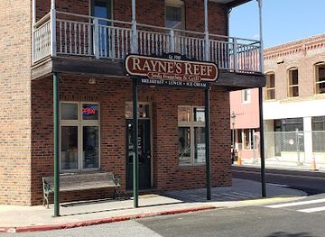 maryland/assateague-island-national-seashore/restaurant/rayne-s-reef-soda-fountain-grill