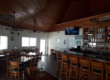 Lighthouse Restaurant Bar & Grill