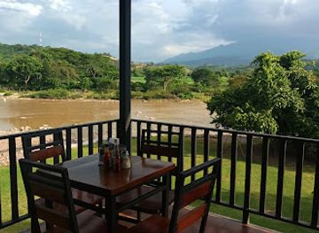 honduras/lempira-region/restaurant/vista-al-rio