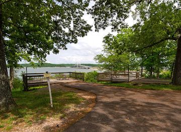 kentucky/land-between-the-lakes-national-recreation-area/restaurant/kenlake-state-resort-park