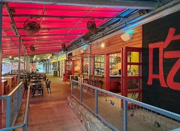 virginia/arlington/restaurant/trinity-groves
