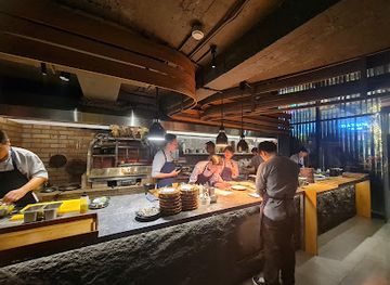 vietnam/hanoi/restaurant/chapter-dining-grill