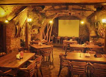 poland/krakow/stare-miasto-old-town/restaurant/sioux