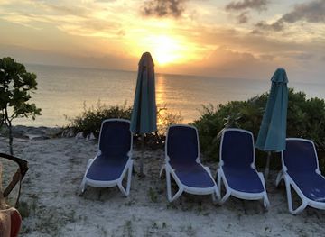 the-bahamas/san-salvador-island/restaurant/sunset-chill-grill