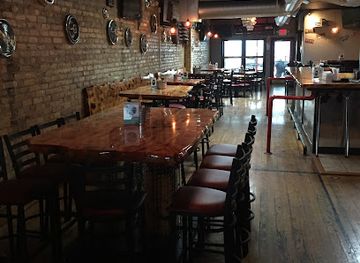 michigan/petoskey/restaurant/duffys-garage-grille