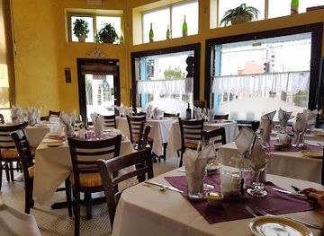 new-mexico/albuquerque/restaurant/le-troquet