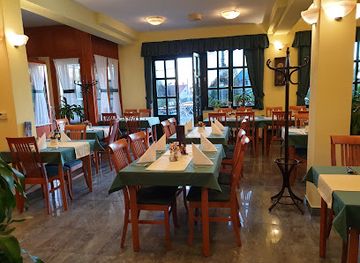 hungary/csallokoz/restaurant/komal-vendeglo