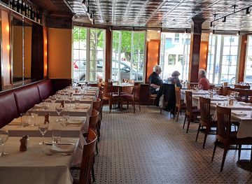 massachusetts/berkshires/restaurant/bistro-zinc