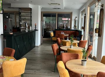 slovenia/sezana/restaurant/kavarna-palma