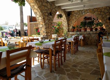 cyprus/nissi-beach/restaurant/old-village-tavern