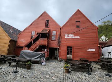 norway/bryggen-bergen/restaurant/bryggen-tracteursted