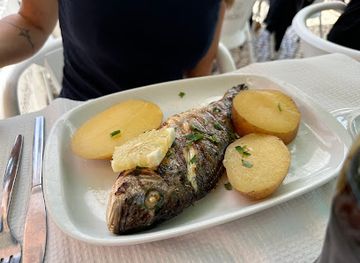 portugal/lisbon/belem/restaurant/flor-dos-jeronimos