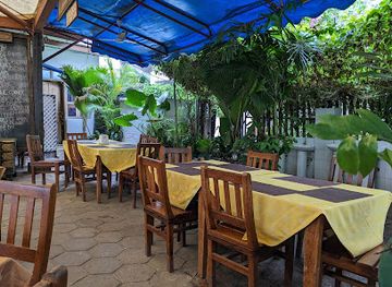 tanzania/stone-town/house-of-wonders/restaurant/zenji-food-lovers-joint