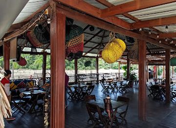 guatemala/rio-dulce/restaurant/restaurante-y-discoteca-los-pinchos