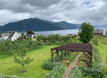 norway/sogn-og-fjordane/restaurant/ciderhuset-cidersmaking-restaurant-butikk